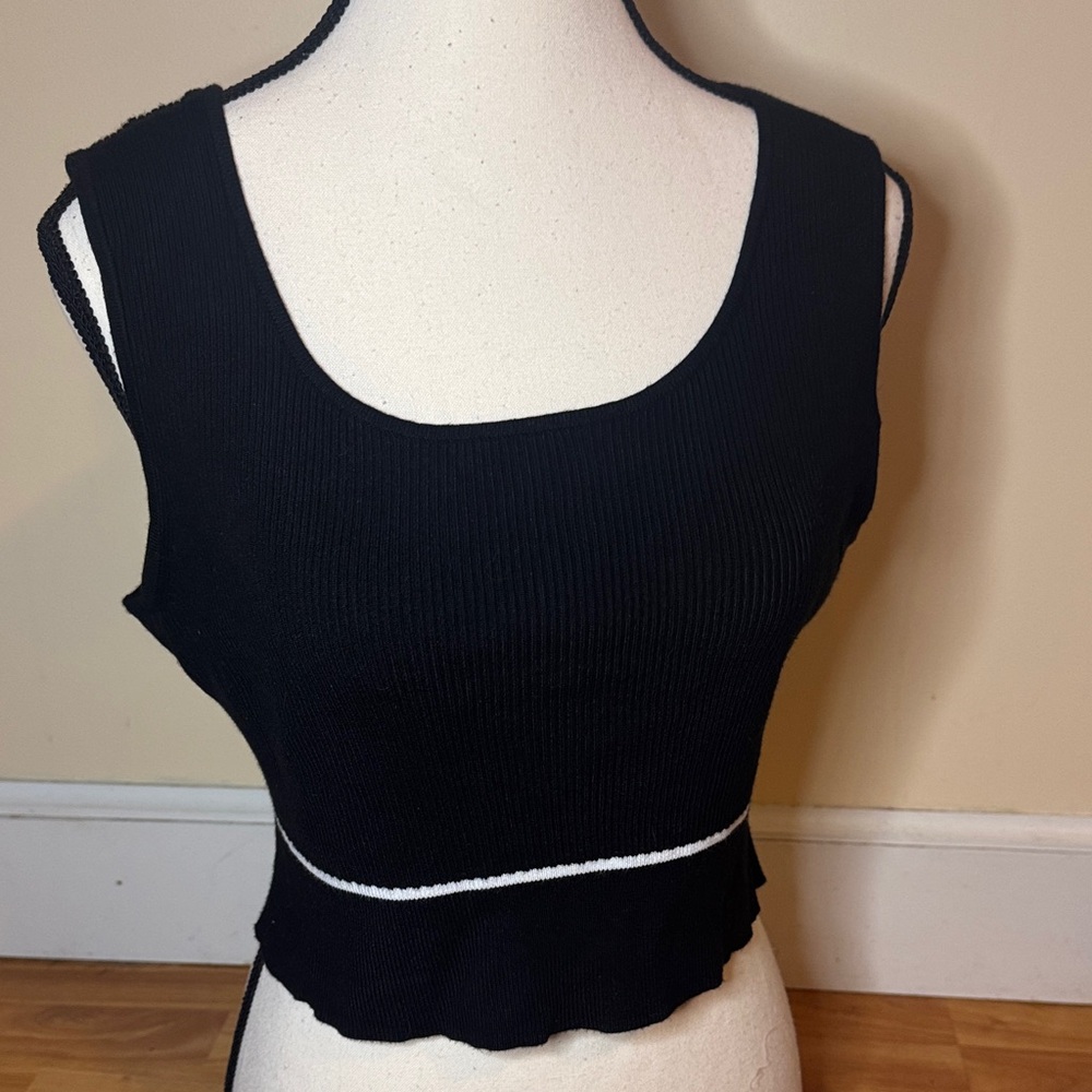 Zyia active women’s black pin stripe ribbed tank top LG